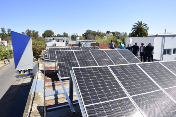 Inauguran Un Sistema Fotovoltaico En Una Gasolinera De La Ciudad